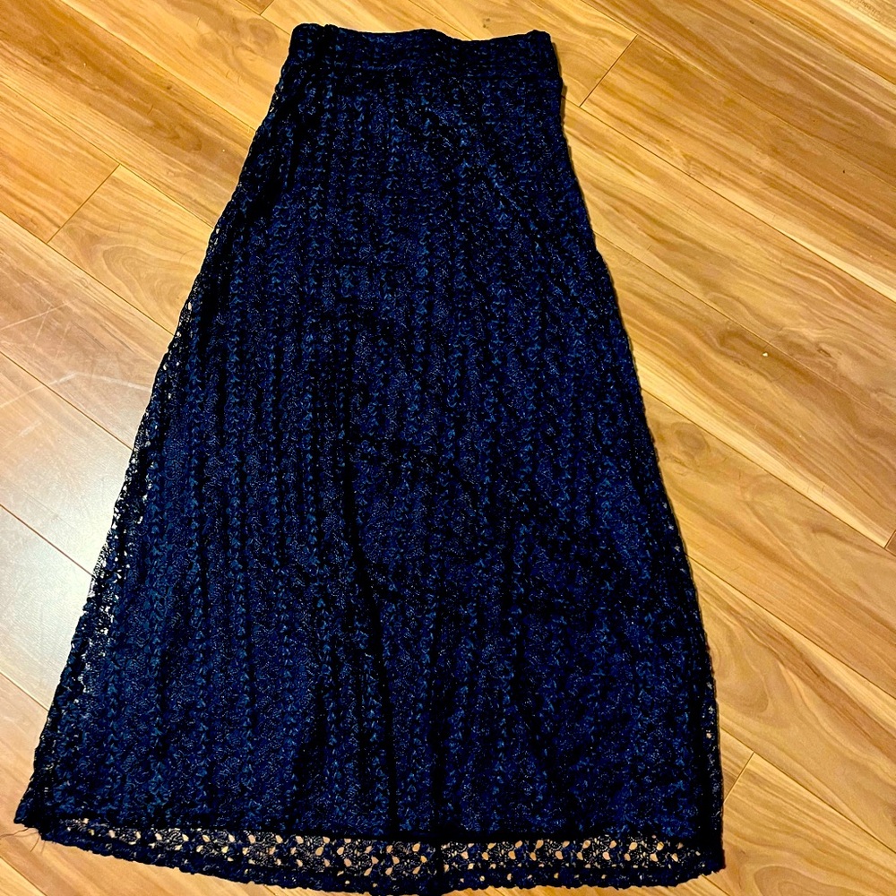 Lace navy blue skirt